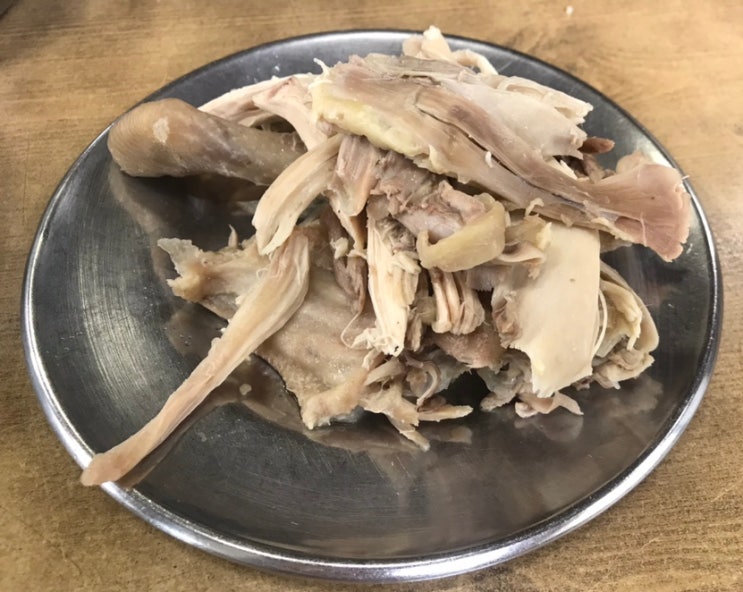  찬바람이 불면 생각나는 고향 같은 기사식당 '마장동황귀닭곰탕백반 신흥점'