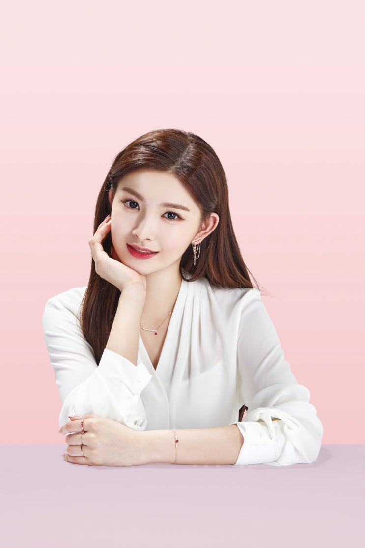  에버글로우 쥬얼리 코티니 정말 이쁘네요.
