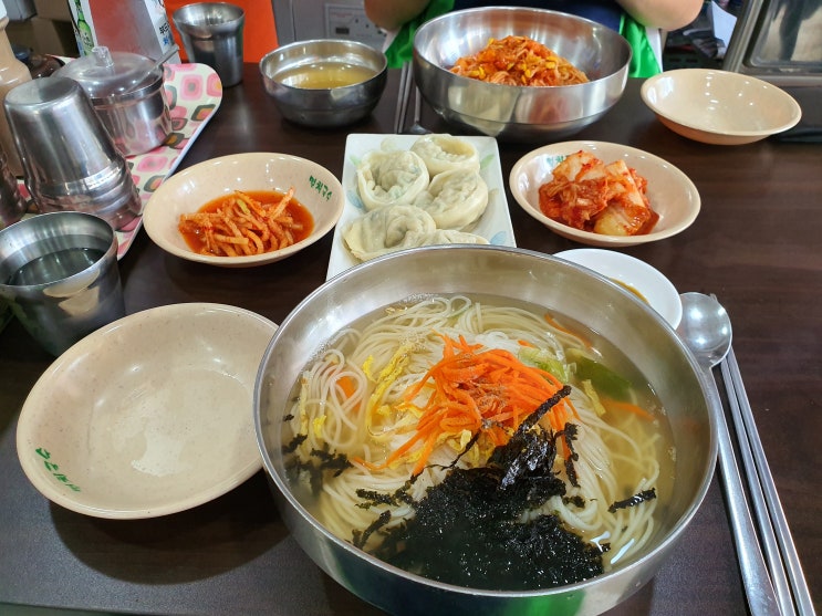  감칠맛 끝내주는  길동 국수
