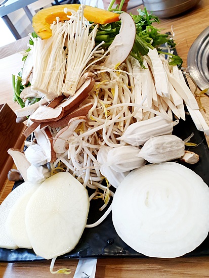  청라고복샤브샤브 시원한국물에 칼국수사리완전맛있어요