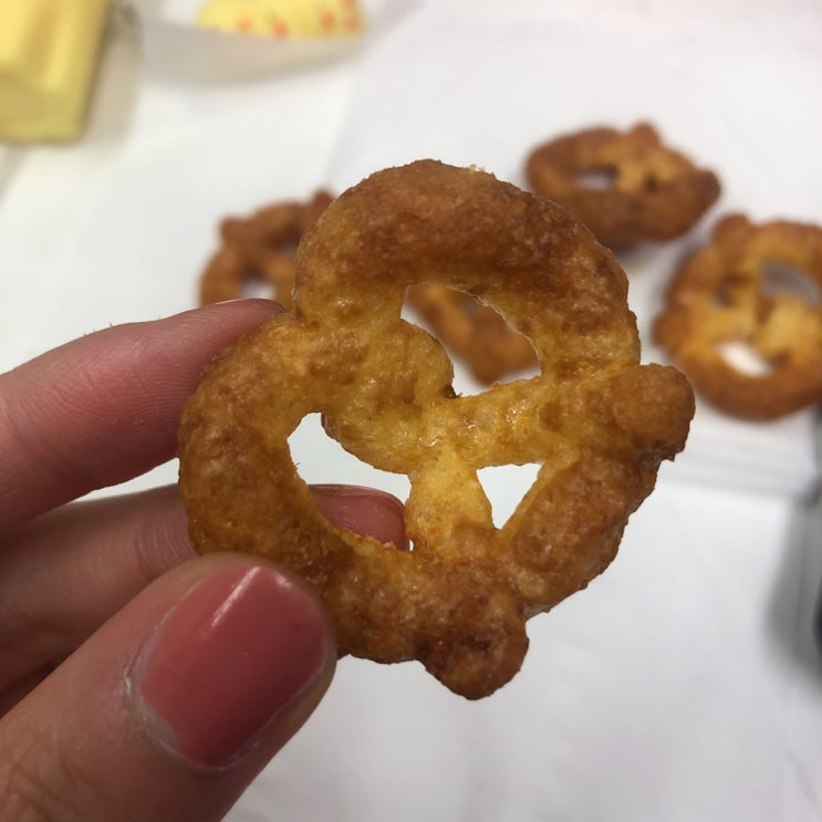  프레첼 솔티 카라멜맛몇 달을 찾은 끝에 드디어 먹어보다!