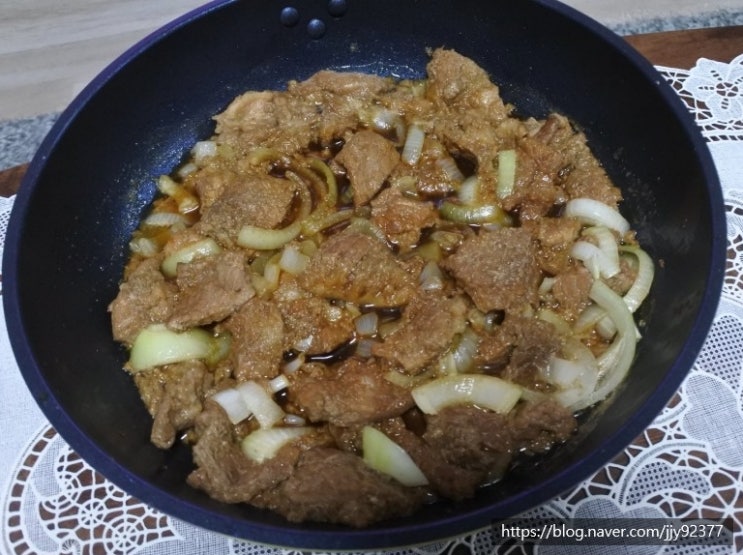  캠핑고기[본요리 양념돼지왕구이] 먹어본 고기중에서 가장 맛있다 (갈비계의 혁명)