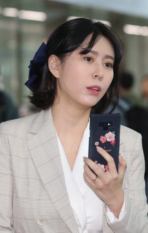  경찰, 윤지오 '사기·명예훼손' 혐의 강제 수사 착수