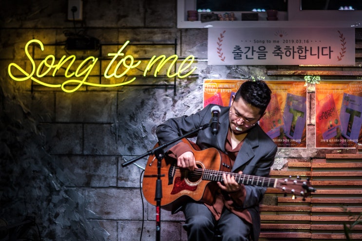  싱어송라이터 이성우 어쿠스틱공연 섭외 - 버스킹 거리공연 섭외 통기타 가수 공연팀 섭외