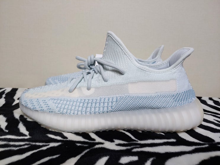  이지 부스트 350 V2 "클라우드 화이트"