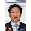 권성동 "조국, 청문회 직후 文 만나 임명 간청" 권성동 "조국, 청문회 직후 文 만나 임명 간청"