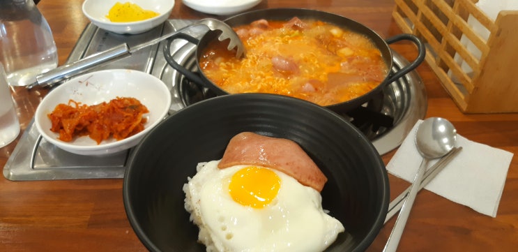  9/26의 점심(평범한 식당의 부대찌개)