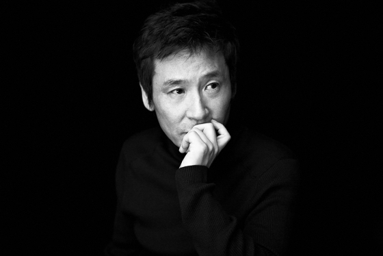  국악 집안 태생 90년대 가수 조관우의 '꽃밭에서', '늪'
