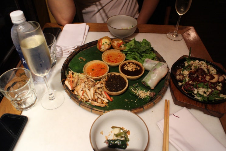 [호이안맛집] 호이안 올드타운 맛집! _ 화이트 마블