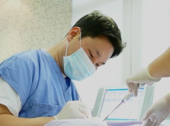 강남역 치과 중에서 임플란트 수술을 받아도 괜찮은 치과는?