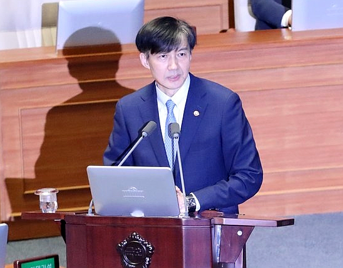  "장관입니다, 신속히 하세요" 조국 전화에 검사는 소속 밝혔다