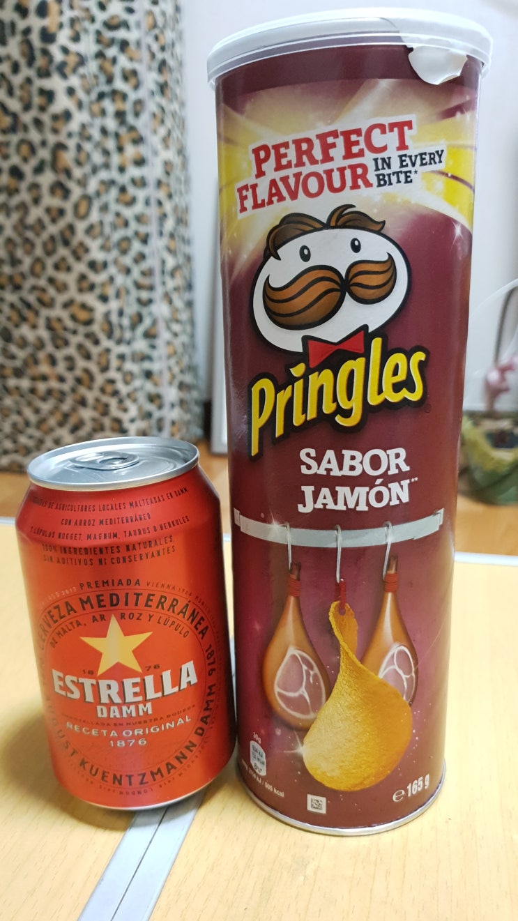  하몽맛 프링글스와 바르셀로나 맥주