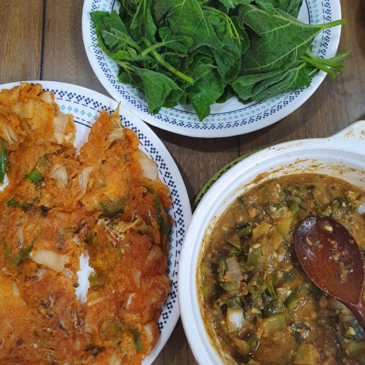  하루종일 집에서 뒹굴뒹굴,거의 소미의 하루ㅋㅋ...유동 번데기,오뎅크림파스타,만경떡(영양찰떡),송편,꼬북칩,할매마을 매실액+ 탄산수,엄마표 집밥