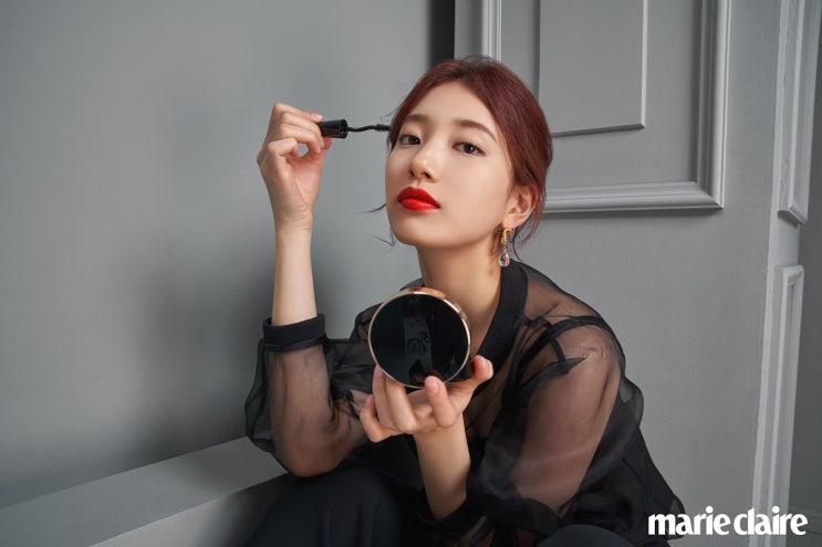  수지X랑콤 마리끌레르 화보 속 가을 메이크업 :  뗑 이돌 롱라스팅 파운데이션부터 압솔뤼 루즈 쉬어 & 루비 크림 & 드라마 마뜨까지!