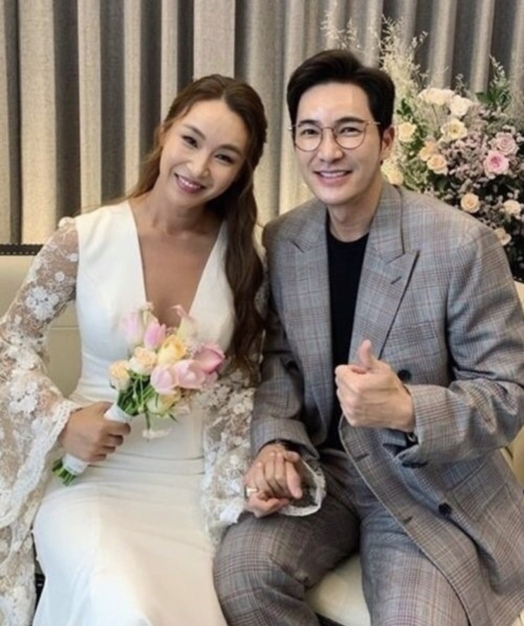  배윤정, 연하 연인과 결혼..김우리 '최고 아름다운 신부'