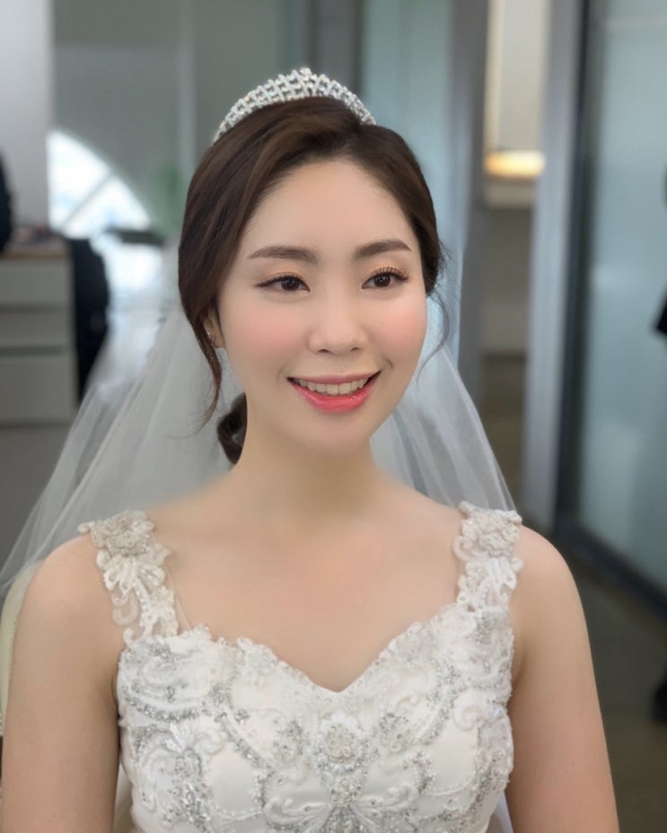  본식 포니테일 코랄 메이크업 청담동미용실 플리페현경