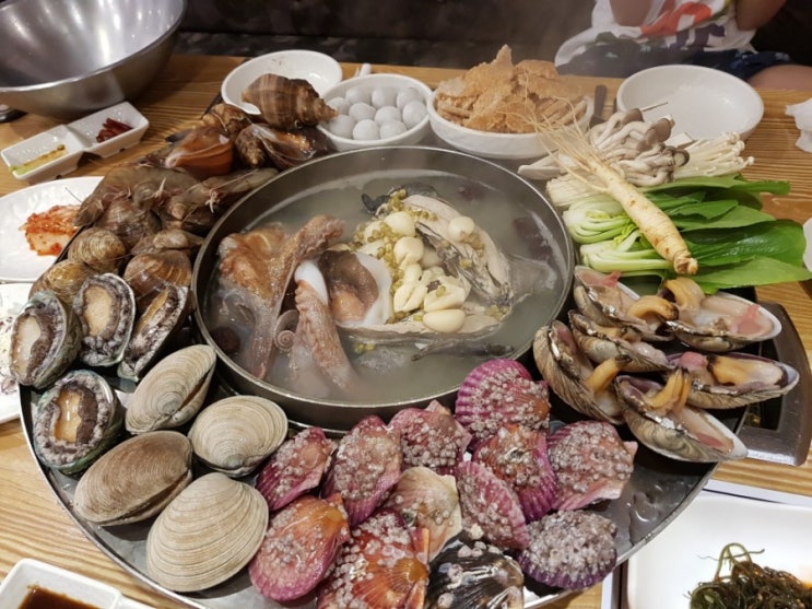  창원해신탕 조개꽃천지 오골계로 몸보신뚝딱!