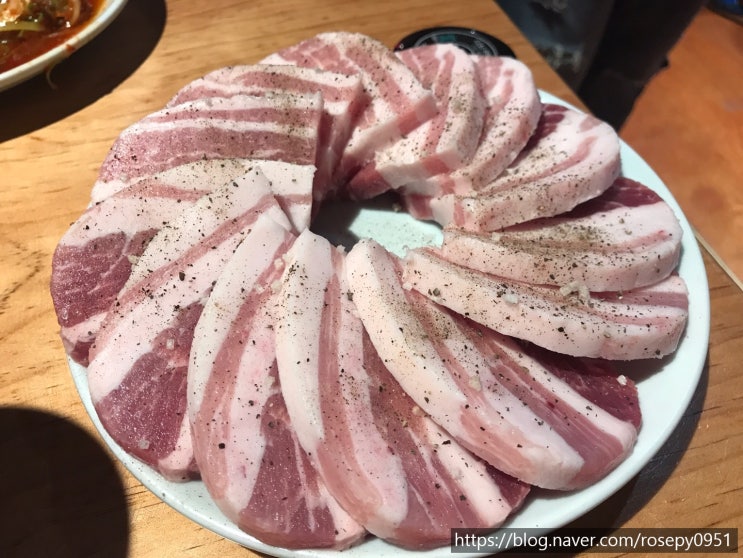 [광안리맛집] 초필살돼지구이 :: 줄서서 먹는 돼지고기 맛집 다녀온 후기:D