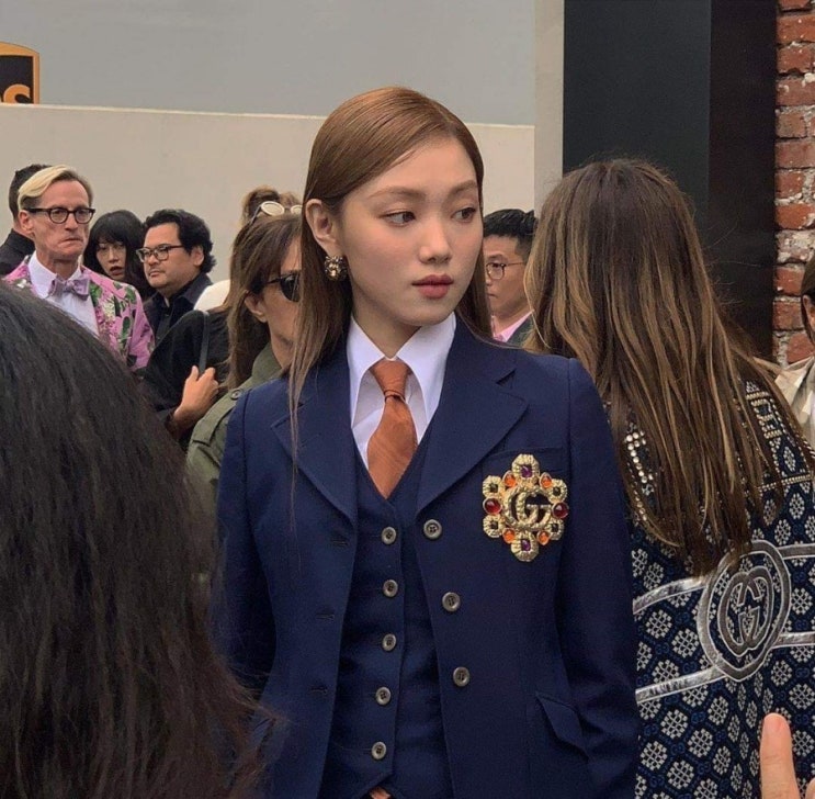  밀라노 구찌컬렉션에서 배우 이성경 근황