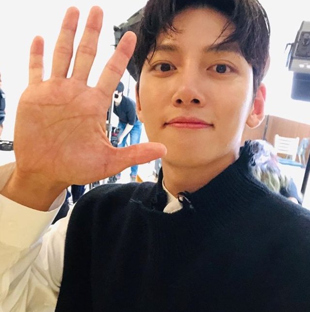 지창욱, '날 녹여주오' 첫방 후 인사 '내일 다시 만납시다' 지창욱, '날 녹여주오' 첫방 후 인사 '내일 다시 만납시다'