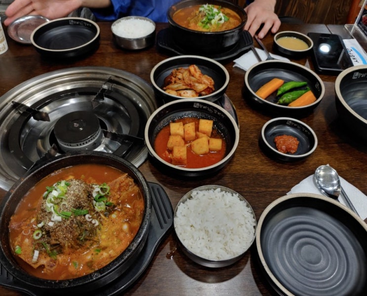  본가 왕뼈 감자탕 : 평택 송탄출장소 서정동 24시 맛집