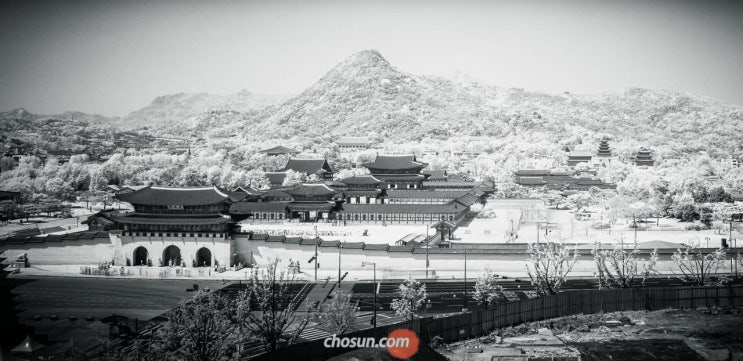  1888년에 촬영된 초대 주미 공사관 기념사진[박종인 땅의역사 182]