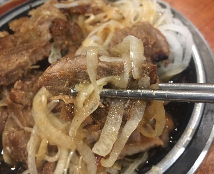  관저동 마치광장엔 음식점이 즐비해 : 숯불구이 전문점 육장갈비 :