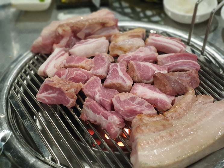  제주 돈사돈 본점 - 연예인들도 흑돼지 먹으러 여기로?