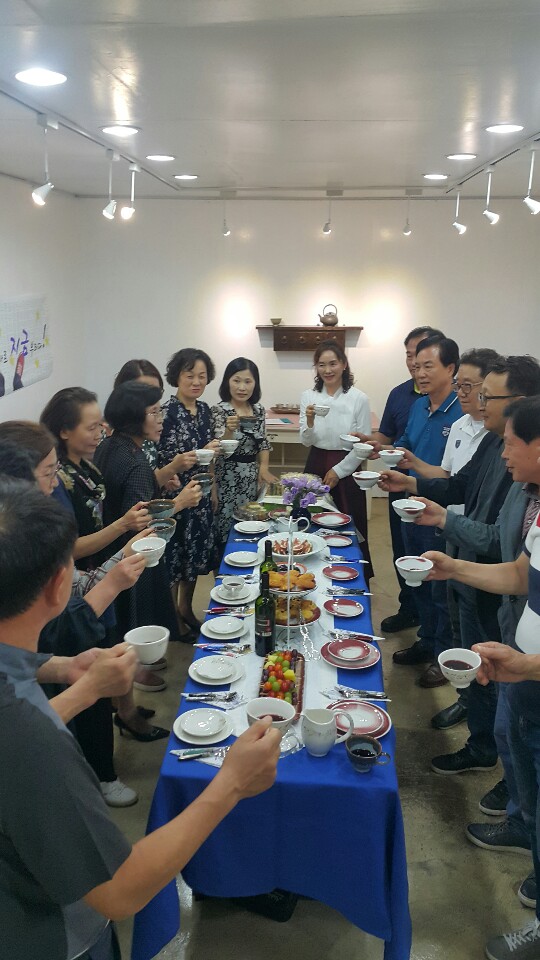  죽녹원 아래 인담공방  갤러리에서 회갑기념행사
