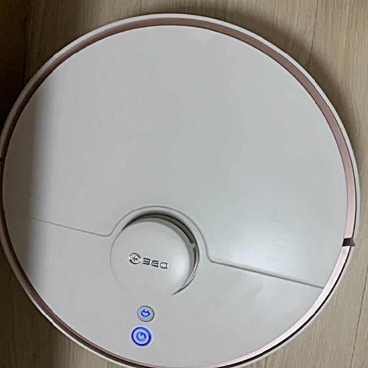  물걸레 청소까지 되는 로봇청소기 치후 360 S7