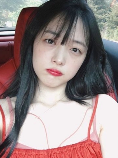  설리 인스타그램 라이브 가슴 노출 사고 노브라 유튜브 동영상