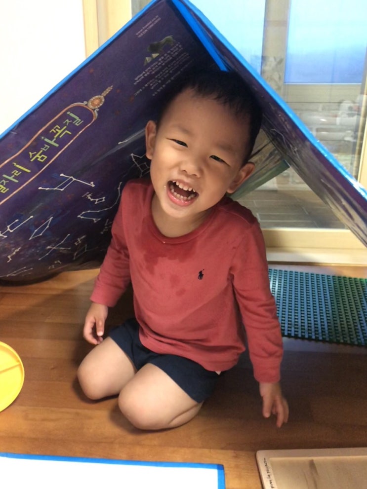  2019.7.15~7.20 +923일~+928 육아일기. 락희방이 있어서 좋아요. 한여름에도 귤 좋아하는 락희. 야무지게 귤 까는 락희.