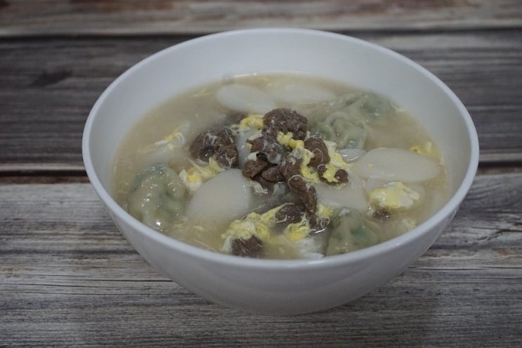  멸치육수 떡국 레시피 떡국 맛있게 끓이는법 간단해요!