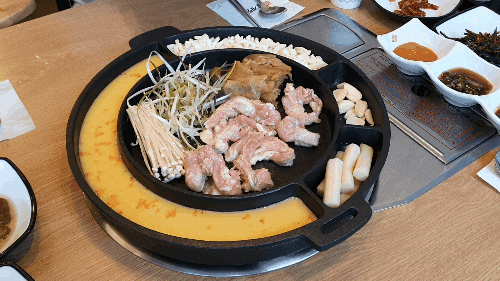  [수원 영통] 광교법조타운 맛집 ::최씨고집삼계탕:: 닭 한마리에서 단 한조각! 쫀득꼬들 맛있는 닭목살구이. 신개념 닭갈비.