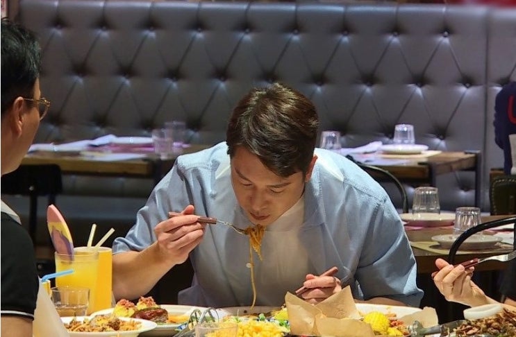 동상이몽 조현재 박민정 잡지 맨즈헬스 표지 모델 소속사 이사 편집장 파스타집 레스토랑 촬영지 위치 어디 촬영 장소 114회 동상이몽 너는내운명 박민정 직업 프로골퍼 옷 9월 30일