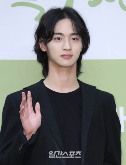  장동윤 '여자보다 예쁜 남자' 제2의 공길이?!:)