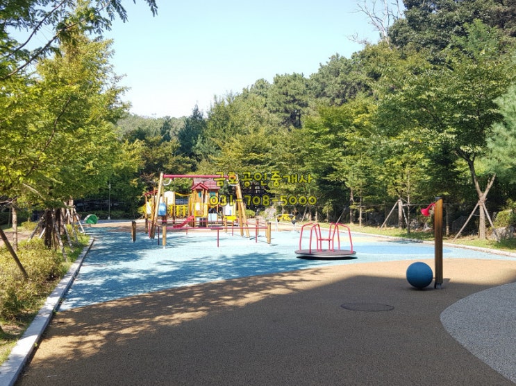  여수동 산들마을 22평전세. 3베이구조 가장선호하는 구조로 전망좋고 아주 깨끗해요. 전세가는 3억8천만원^^ 