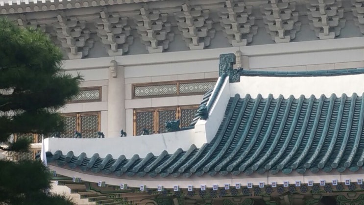  [대한민국 대표 뉴스 큐레이션 류효상의 고발뉴스 조간브리핑] 2019년 9월 30일 신문을 통해 알게 된 이야기들 1. 문재인 대통령이 검찰을 향해 작심 발언을 내놓았습니다.