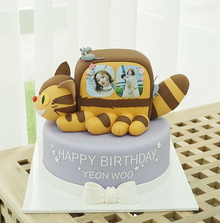  [슈가퐁당] 토토로 고양이버스 "모모랜드 연우님 생일 슈가케이크" 를 소개합니다.