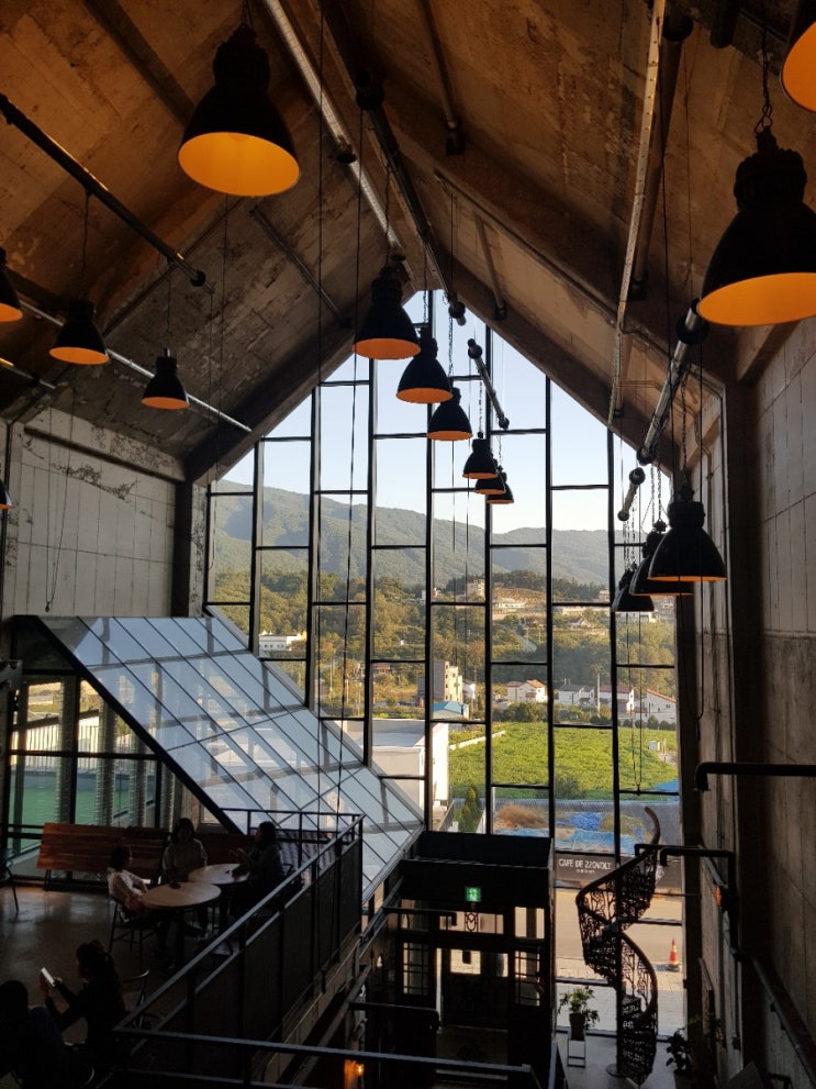 춘천 추천카페, 220볼트 Cafe de 220volt 춘천 추천카페, 220볼트 Cafe de 220volt