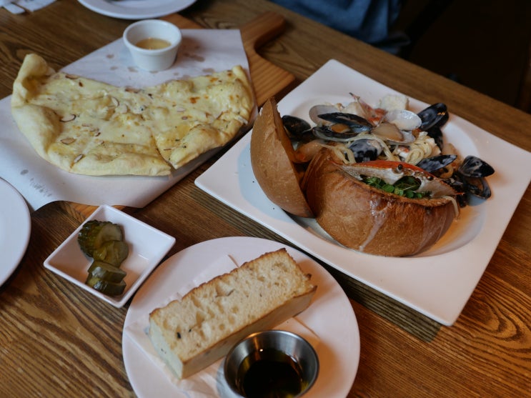  리미니 가을 신메뉴 해산물 한가득한 크림빠네와 피자를! 여기가 빠네맛집.