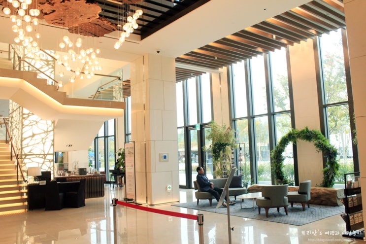  서울 마곡 - 코트야드 메리어트 서울 보타닉파크 호텔(Courtyard by Marriott Seoul Botanic Park) 호캉스, 이그제큐티브 라운지와 해피아워, 조식 후기