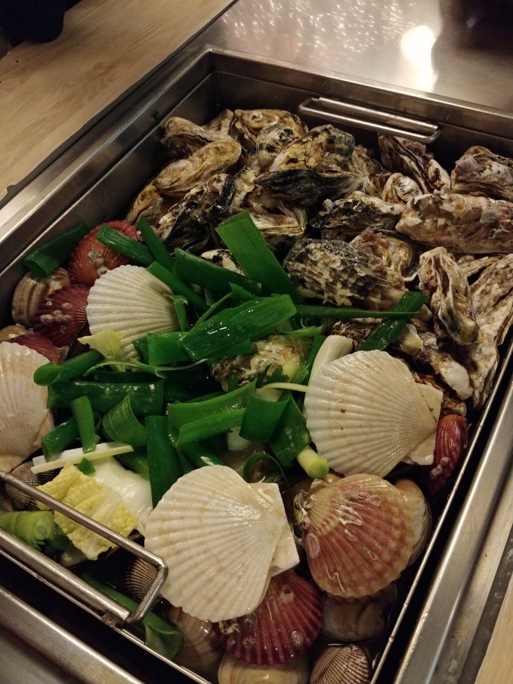  김포 굴사냥 조개 가리비 찜 뜨끈한 쌀국수 생굴회 서비스 인정맛집