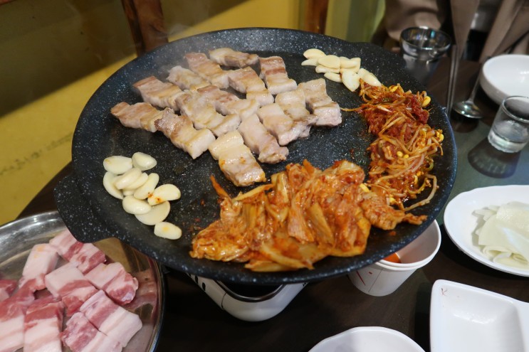 김포 구래동 삼겹살 맛집 "돼지네" 마무리 볶음밥도 맛있어요:D
