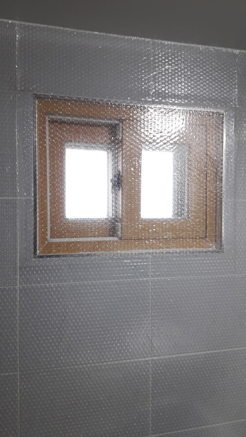  추운 욕실, 화장실 타일 벽에 방한 단열 뽁뽁(에어캡)이 설치하기
