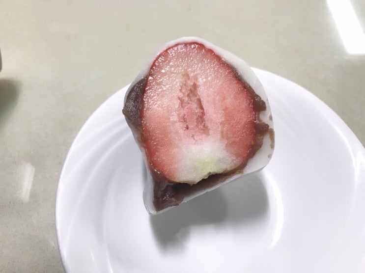 인스타에서 핫한 명동 홍만당 딸기모찌 후기