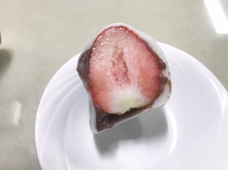  인스타에서 핫한 명동 홍만당 딸기모찌 후기