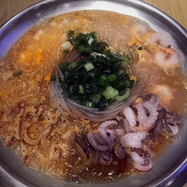  놀부부대찌개 신메뉴 쭈곱새 실사판!