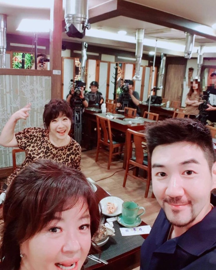  한상진, 노사연과 그의 언니 노사봉과 식사 인증샷…‘무슨 관계이길래?’