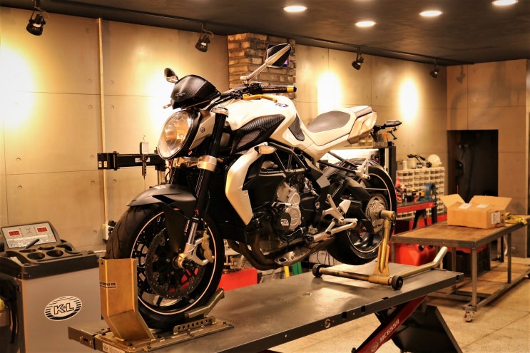  2013년식 MV Agusta Brutale 675 작업완료!